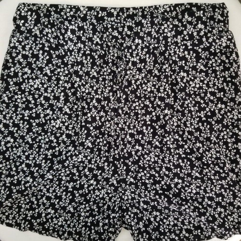 West Loop Shorts size L/XL women Excellent Elastic Drawstring